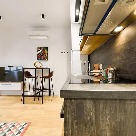 Lina - Tia, Lovely New Bazaar Apartment Tirana Exterior foto