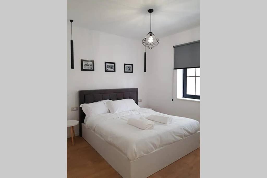 Lina - Tia, Lovely New Bazaar Apartment Tirana Exterior foto